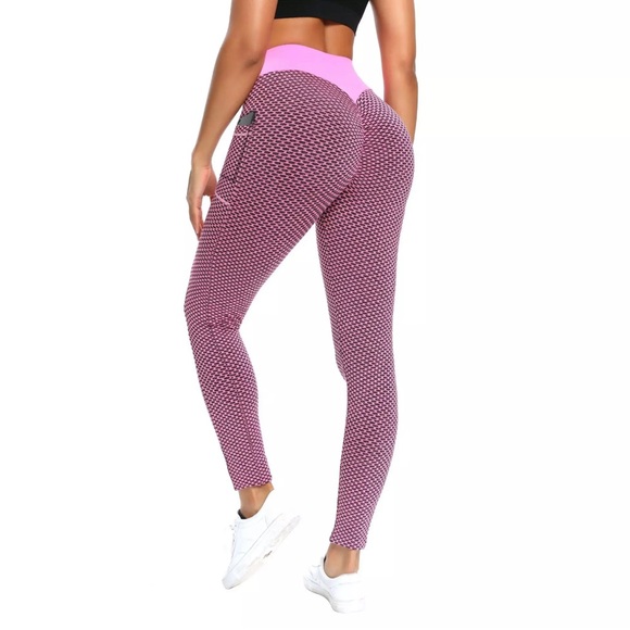 TikTok Leggings with Pocket - Black - Picture 3 of 4